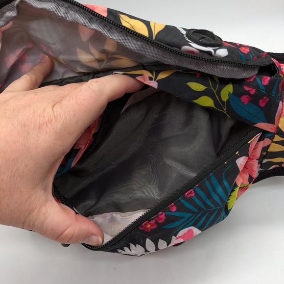 ✨3/$15 Waterfly Colorful Floral Utility Lifestyle Belt Bag Fanny Pack - Picture 4 of 7